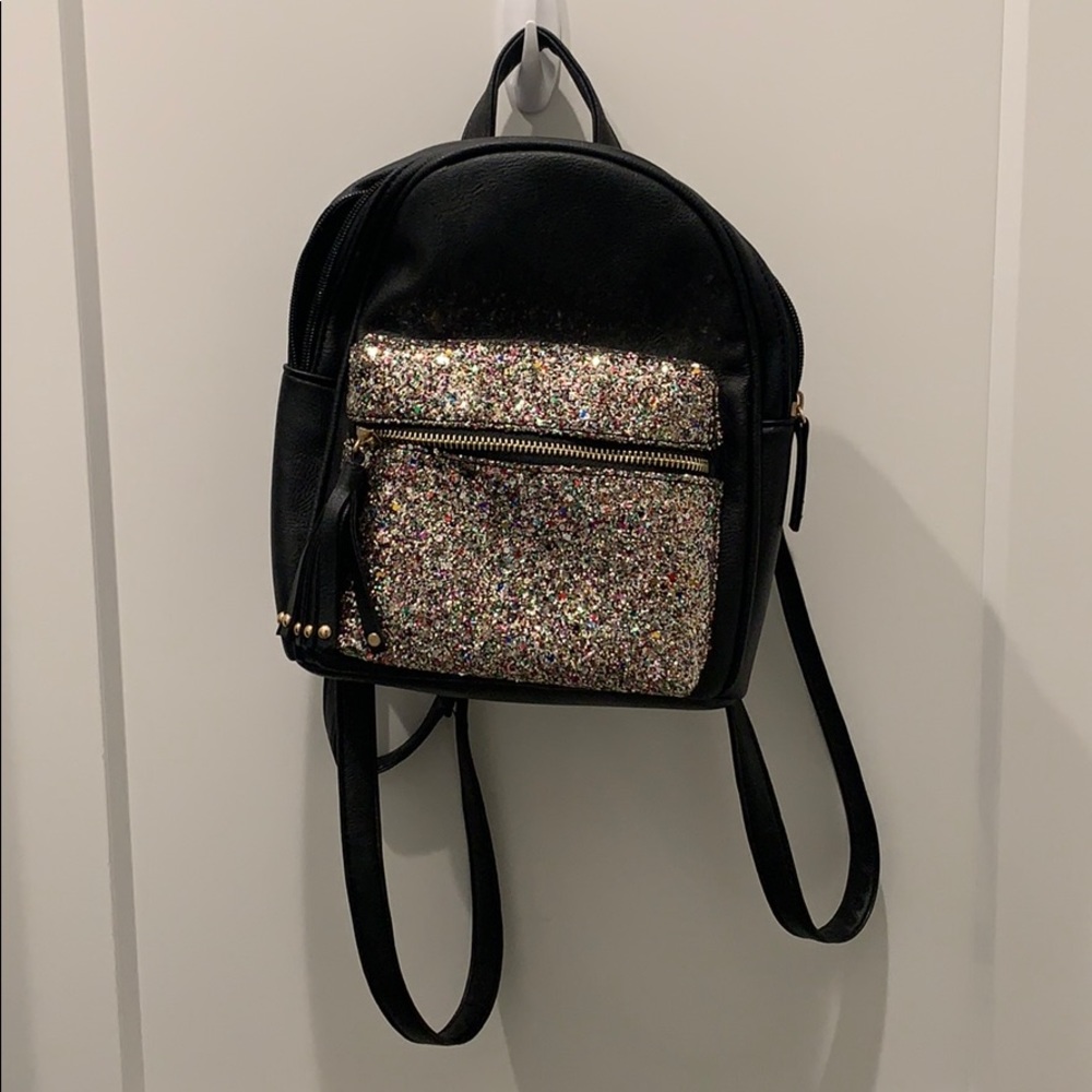 NWOT Girls backpack with glitter compartment